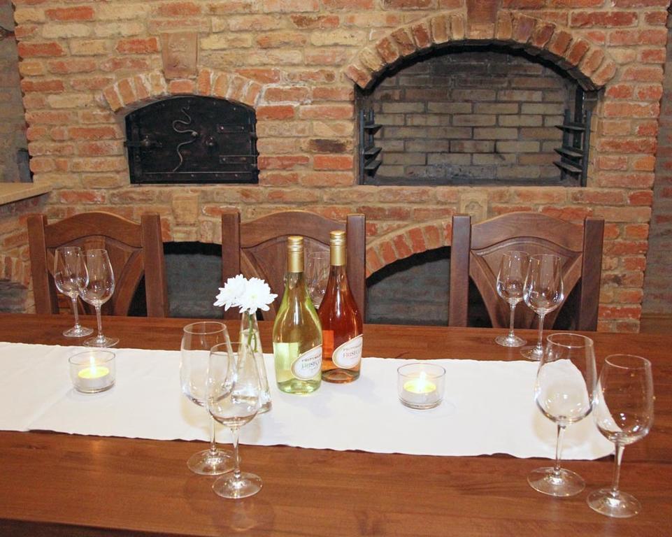 Penzion Kallai A Vinaren Filakovo Extérieur photo